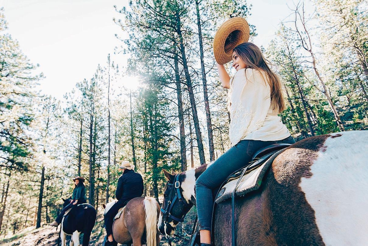 Das Heiße Cowgirl Ist Ganz Alleine Das Heiße Cowgirl Ist Ganz Alleine
